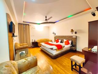 Hotel Nainii Moon Nainital - Walking Distance From Mall Road And Naini Lake with Lift - Wifi - Restaurant and Parking Facilities Available - BEST Luxury Hotel in NAINITAL - Nainital - 9