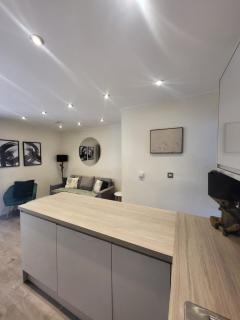 Stylish 3 bed Apartment - Free parking - Bromley - 8