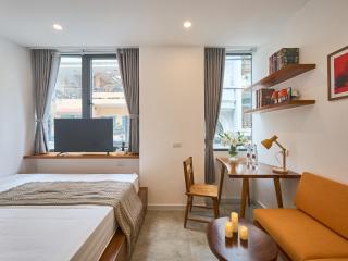 Horizon Bùi Viện Retreat - Exclusive Rooftop & Poolside Relaxation - Ho Chi Minh - 1