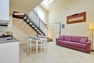 Albizi Vasari Apt 203 - 4
