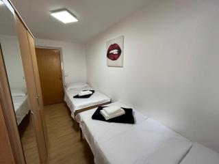 Sea View Apartment near Omiš - 4