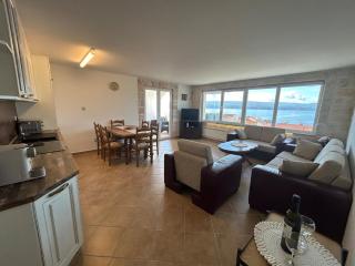 Sea View Apartment near Omiš - 3