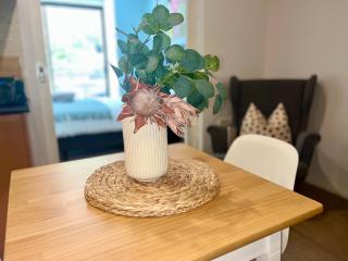 A city oasis - full apartment with balcony - Perth - 8