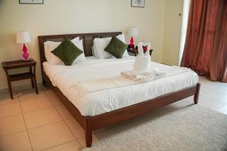 Vserve - 1 BR Stunning Canal and Burj Khalifa View - Dubai - 3