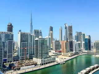 Vserve - 1 BR Stunning Canal and Burj Khalifa View - Dubai - 8