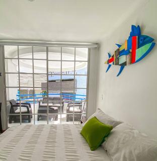 Quiet and cozy loft one short walk from the beach - - 8