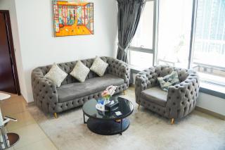 Vserve - 1 BR Spacious Majestic Burj Khalifa view - Dubai - 9