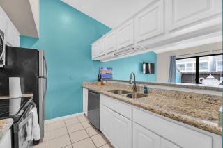 Relaxing and Spacious 2 bed 2 ba Short Walk to Beach A - 6