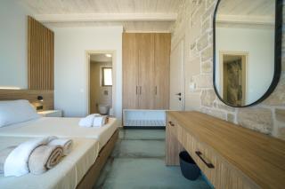 Nafsika Xenia - Odysseus - 5