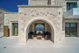 Nafsika Xenia - Odysseus - 2