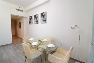 Golden Aura 1 Bedroom Apartment - 4