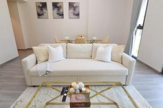 Golden Aura 1 Bedroom Apartment - 9