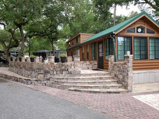 Lofted Rental Ideal for Families with Fire Pit in Florida - - 0