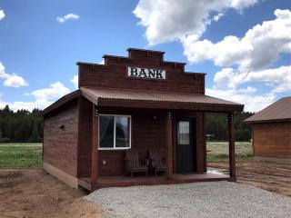 Fantastic Old West Cabin with All Commodities in Island Park, Idaho - Rea - 0