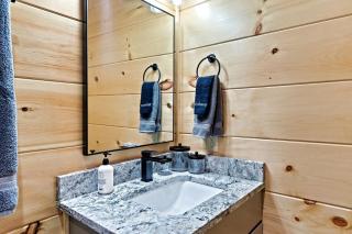 Gorgeous Cabin with Arcade Games, Pool and Endless Entertainment in Tennessee - Gatlinburg - 9