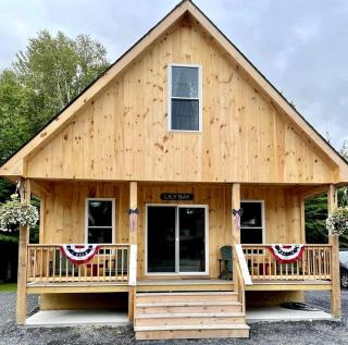 Incredible Wooden Cabin with Fire Pit and Barbecue in Greenville, Maine - Greenville - 0