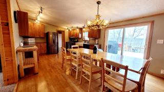 Lakefront Family-Friendly Cabin with a Games Room in Birchwood, Wisconsin - Birchwood - 0