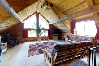 Impressive Cabin Nestled Amidst Trees in Monticello, Utah - Verdure - 9