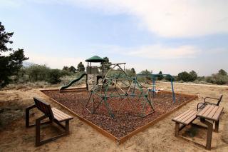 Fully-Furnished Cabin Rental with Beautiful Mountain Views Near Moab, Utah - Verdure - 9