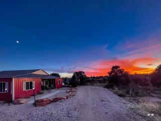 Fantastic Cabin with Fire Pit and Barbecue in Monticello, Utah - Verdure - 0