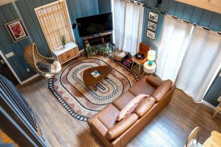 Chic Picturesque Cabin Ideal for a Romantic Getaway in Tennessee - Sevierville - 5