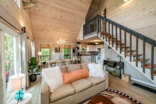 Chic Picturesque Cabin Ideal for a Romantic Getaway in Tennessee - Sevierville - 4