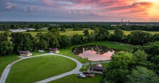Entire Three Cabins Property Perfect for Big Groups in Marion, Illinois - Marion - 0