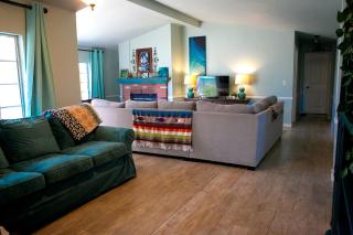 Pet Friendly Fantastic Secluded Cottage with Hot-tub in Rainbow, California - 9