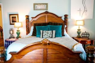 Pet Friendly Breathtaking Cottage with Hot-tub in Rainbow, California - Fallbrook - 0