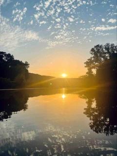 Rustic Glamping Cabin in Hartsburg, Missouri, Ideal to Explore Hart Creek Conservation Area - - 8