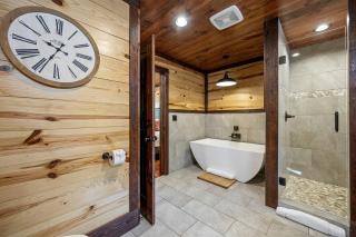 Creekside Cabin Perfect for Family Getaways in Broken Bow, Oklahoma - Broken Bow - 1