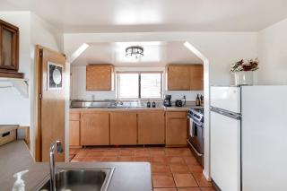 Cozy Off-Grid Cabin with Equipped Outdoor Deck and Picnic Space in Utah - Monticello - 0