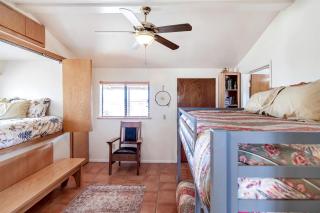 Cozy Off-Grid Cabin with Equipped Outdoor Deck and Picnic Space in Utah - Monticello - 9