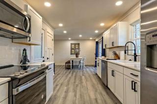 Serene Cottage with Remodeled Interior and Gorgeous Pastures Views in Georgia - - 4