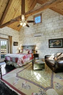 The Stone Cottage for 2 TimberRose Ranch hot tub - 8