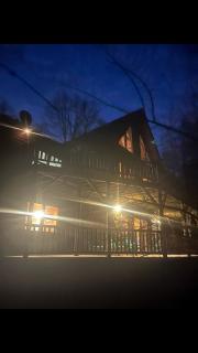 Group Spacious Cabin with Hot-Tub and Picnic Areas in Ohio - 0