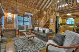 Outstanding Cabin Nestled Amidst Trees and Hot-tub Provided in Blue Ridge, Georgia - Blue Ridge - 8