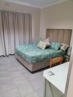 But & Ben Cottage - Pietersburg - 5