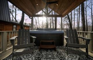 Cozy Cabin with Additional Studio Mini-Cabin in Broken Bow, Oklahoma - Broken Bow - 0