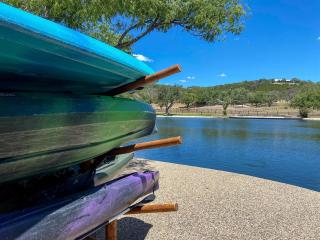 Luxury Cabin, with Hot-Tub Access in Ingram, Texas for Relaxing Weekends Away - Ingram - 4