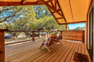 Luxury Cabin, with Hot-Tub Access in Ingram, Texas for Relaxing Weekends Away - Ingram - 3