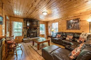 Secluded Cabin with Hot-tub and Fire Pit in Cleveland, Georgia - Cleveland - 0