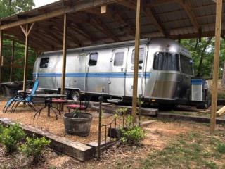 Refurbished 1999 Airstream Rental for Glamping in Alabama - Crane Hill - 0