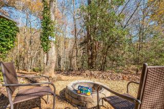 Cute Cabin with Pool Table and Hiking Trails in Cleveland, Georgia - Cleveland - 7