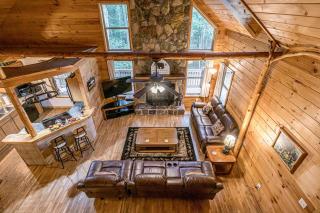 Impressive Secluded Cabin with Fire Pit, Pool Table, Barbecue and Hot-tub in Cleveland, Georgia - Cleveland - 6