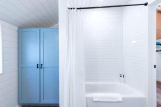 Glamping Vacations in a Luxury Tented Cabin near River Guadalupe, in Ingram, Texas - Hunt - 9