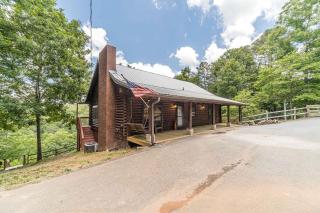 Wooden Cabin with Hot-Tub and Pool Table in Demorest, Georgia - Demorest - 0