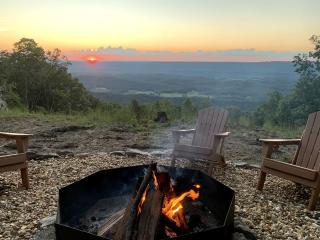 Incredible Log Cabin with Fireplace, Fire Pit and Hot-tub in Mentone, Alabama - Mentone - 6