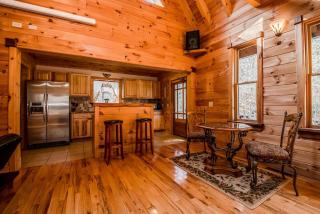Lovely Cabin with Hot-tub and Fireplace in Cleveland, Georgia - Cleveland - 3