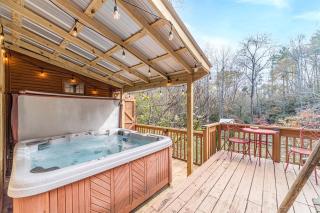 Serene Cabin with Hot-Tub in Cleveland, Georgia - Cleveland - 5